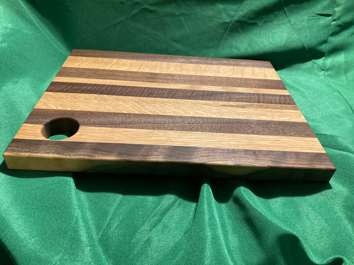 Medium charcuterie board w/hanging hole.