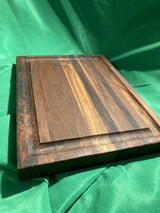 Medium cutting board w/ juice groove