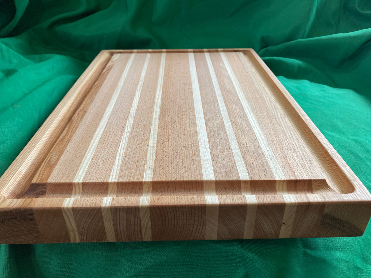 Jumbo wood cutting board with juice groove