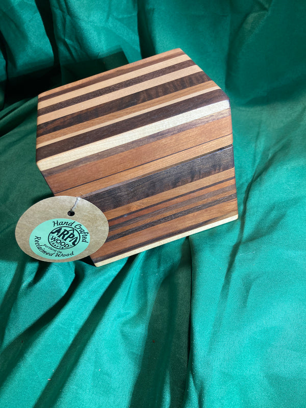 Keepsake Box. Coffee table box. Urn box. Handmade reclaimed wood. High quality. Handmade gift. Cherry wood. Walnut wood. Maple wood. Sapele wood.