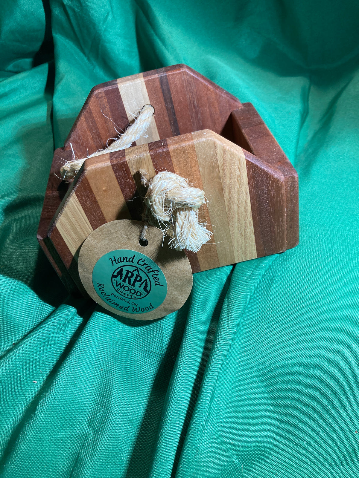 Wood box with rope handle. Home decor. Bathroom decor. Small storage. Reclaimed wood. Handmade gift. High quality. Oak wood. Sapele wood. Walnut wood. Cherry wood.