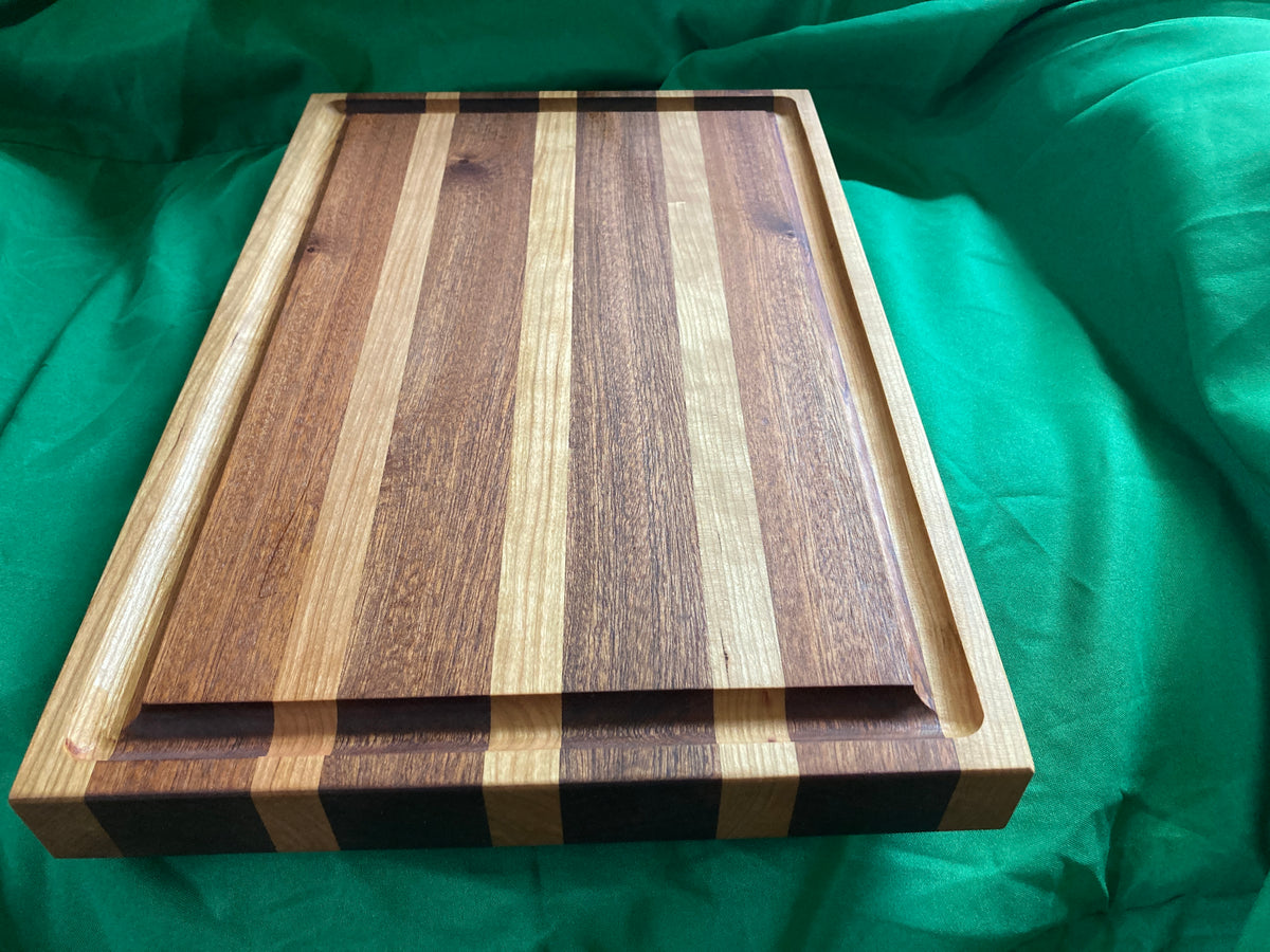 Jumbo wood cutting board with juice groove