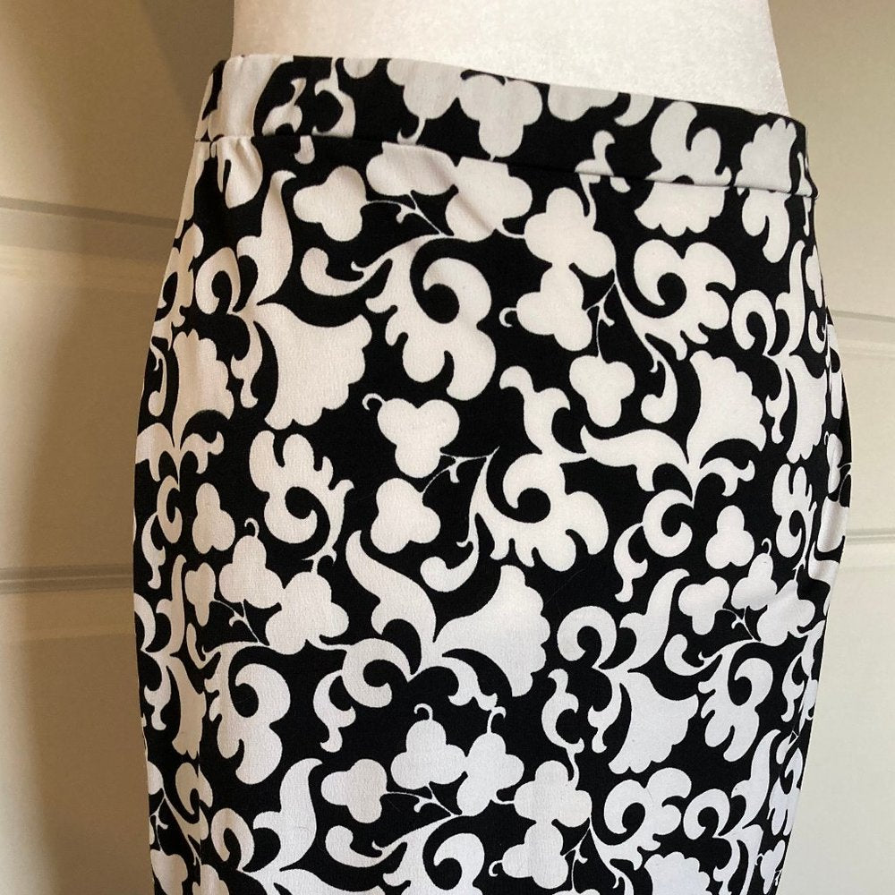 White House Black Market Damask Print Flounce Skirt